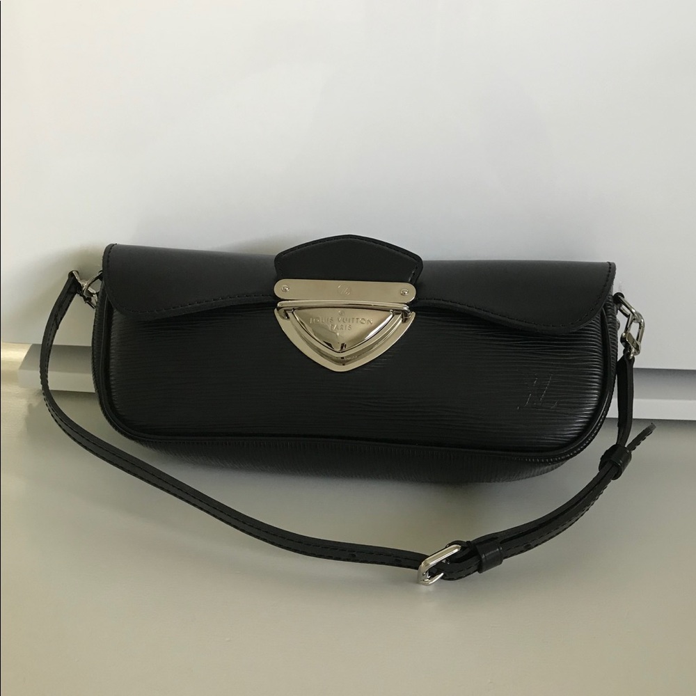 Louis Vuitton Black Epi Montaigne